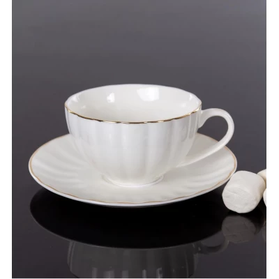 Фарфоровая чашка (200мл) с блюдцем  RoYal Gold с золотом, Lefard 