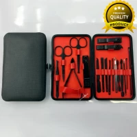 Маникюрный набор 18 предметов в черном чехле 100-18