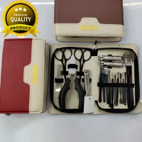 Маникюрный набор 18 предметов в футляре 718