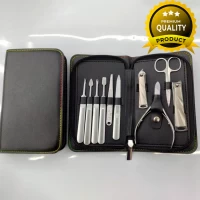 Маникюрный набор 10 предметов в черном футляре на молнии 71073