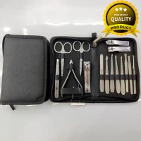 Маникюрный набор 15 предметов в черном футляре на молнии 71099