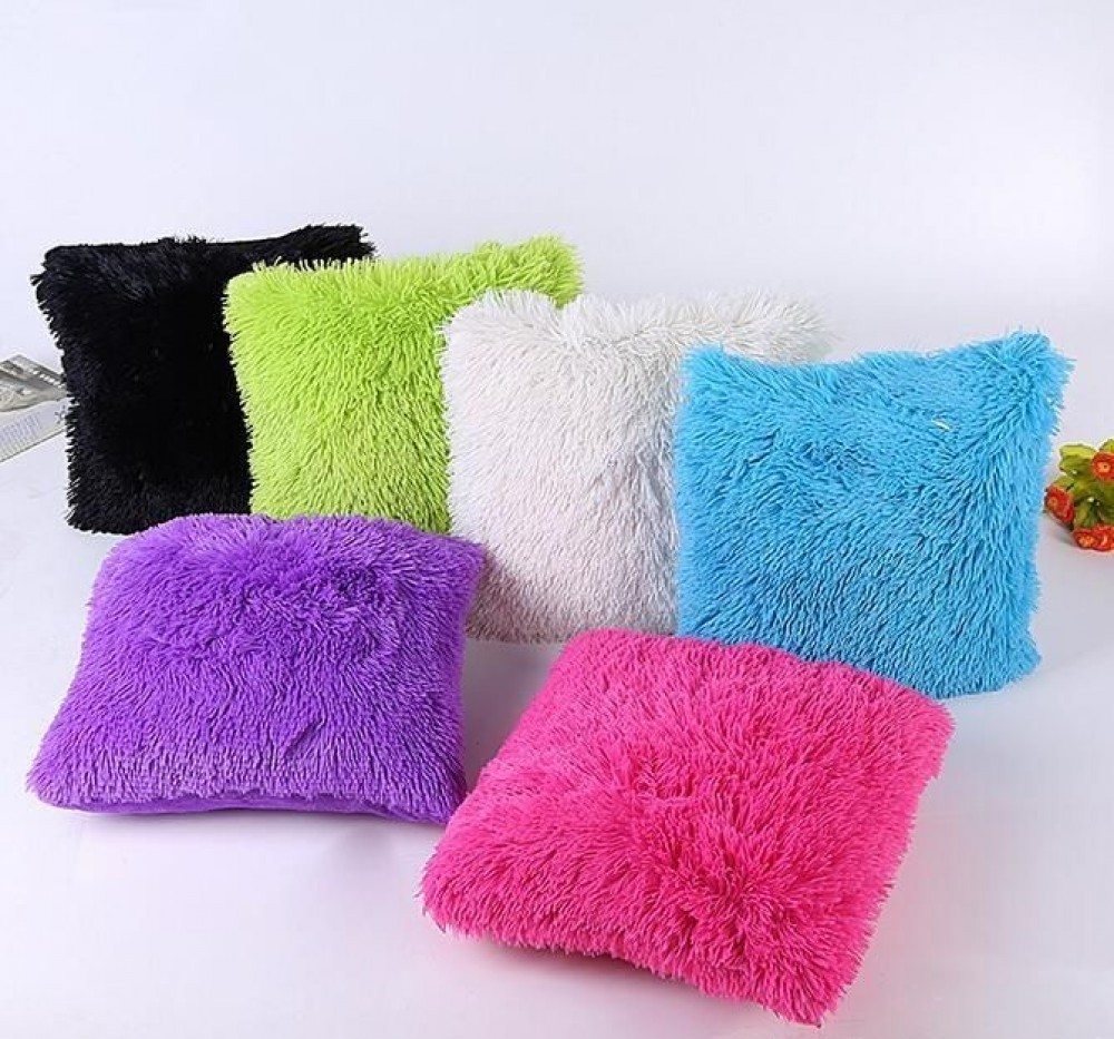 Пушистая подушка 45*45, цвета в ассортименте Пушистая подушка 45*45, цвета в ассортименте