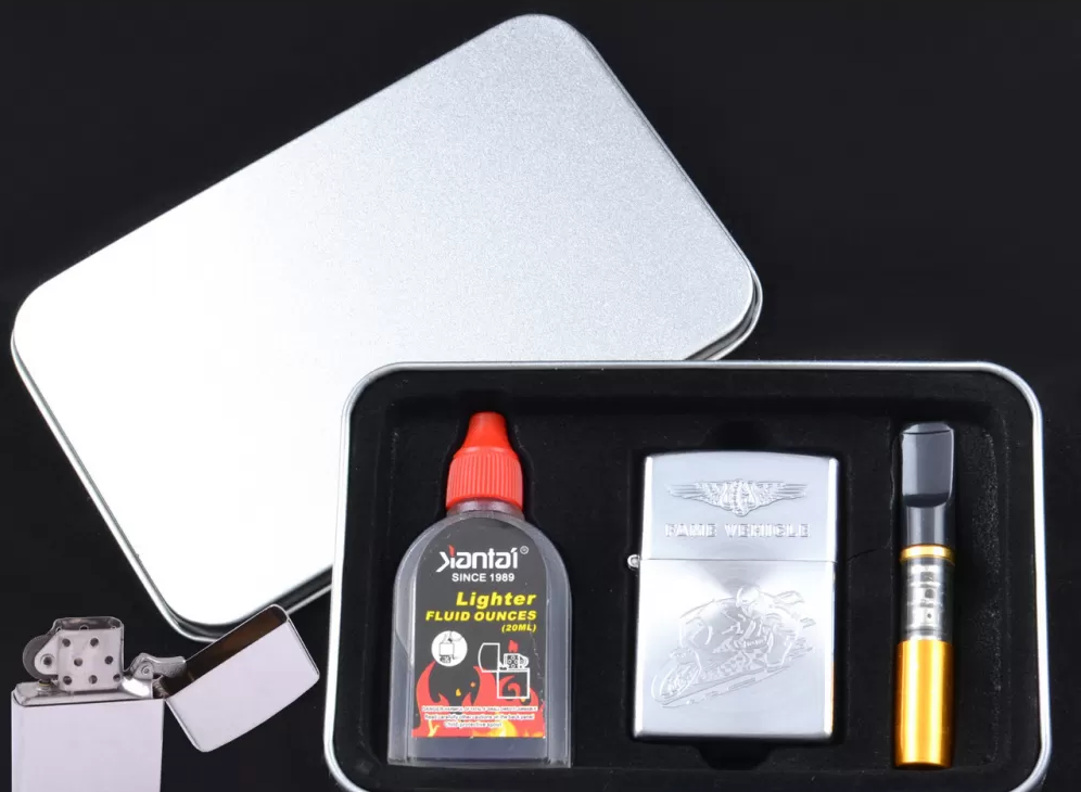 Зажигалка бензиновая в подарочной упаковке Байкер №4708-6 Зажигалка бензиновая в подарочной упаковке Байкер №4708-6