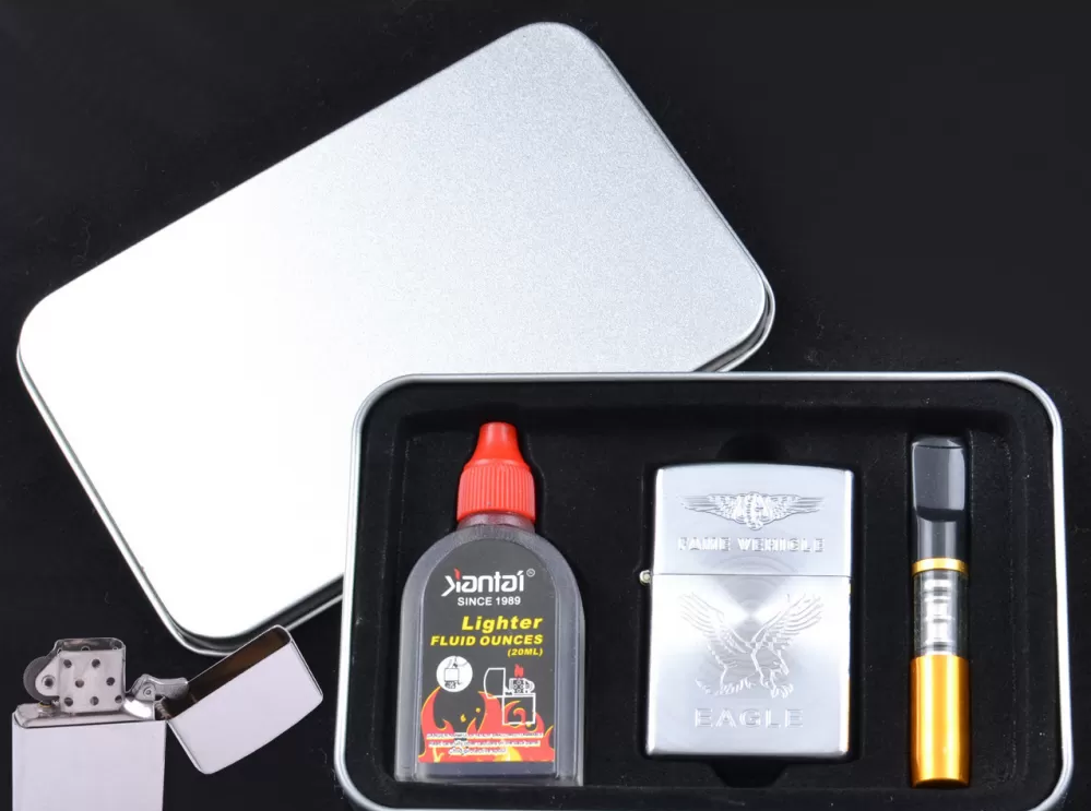 Зажигалка бензиновая в подарочной упаковке EAGLE №4708-2 Зажигалка бензиновая в подарочной упаковке EAGLE №4708-2