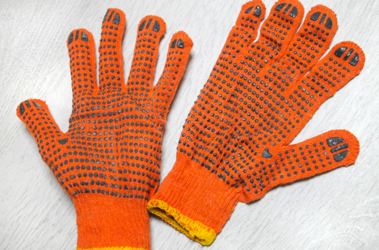 Перчатки хозяйственные трикотажные с ПВХ точкой оранжевые Перчатки хозяйственные трикотажные с ПВХ точкой оранжевые