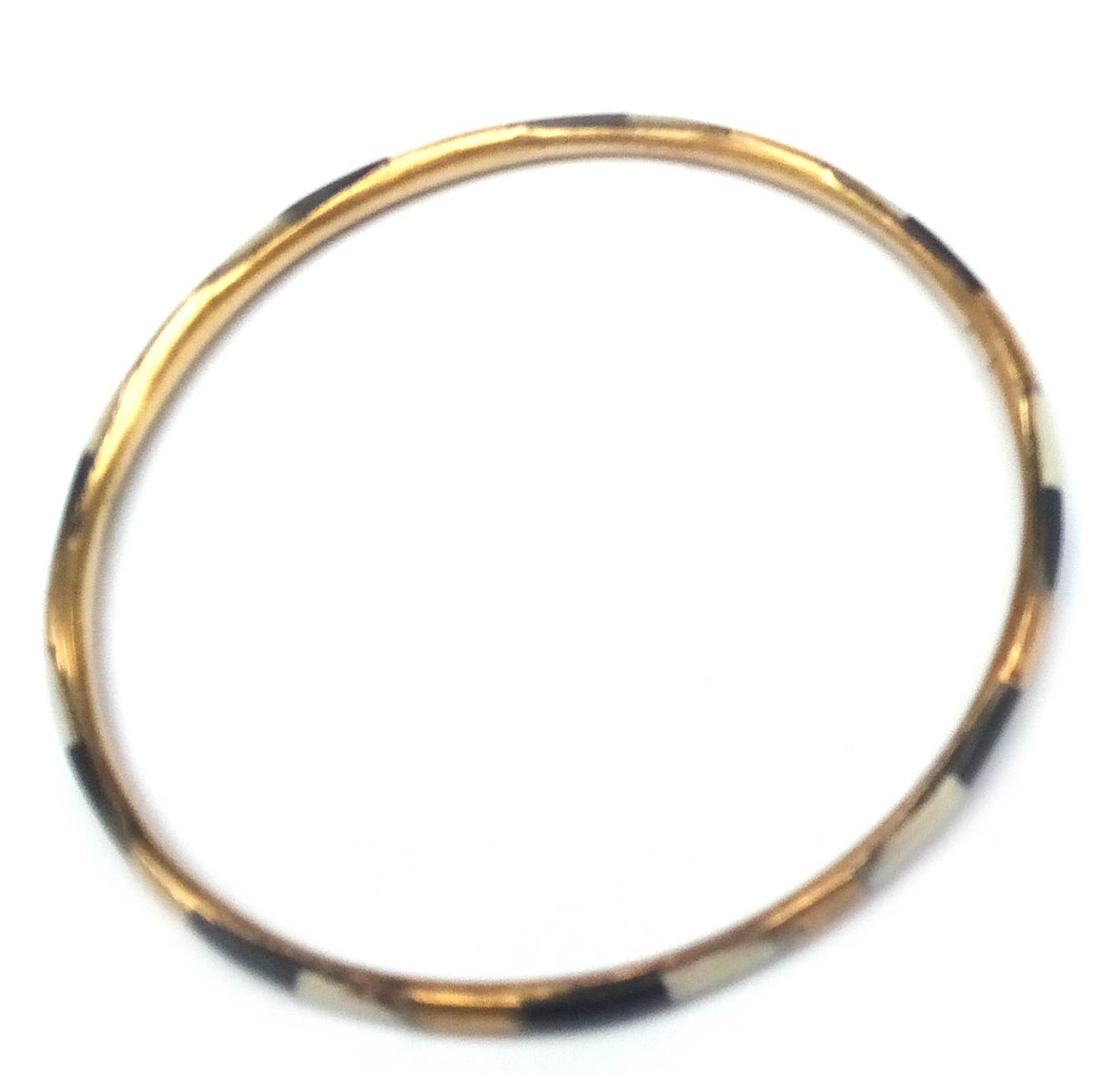 Браслет медный с бело-черными костяными вставками (d-7 см, ширина 4 мм) Браслет медный с бело-черными костяными вставками (d-7 см, ширина 4 мм)