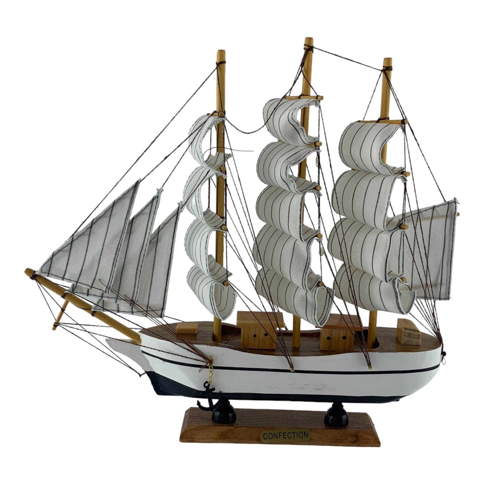 Модель парусника на подставке (32х31х7 см) Модель парусника на подставке (32х31х7 см)