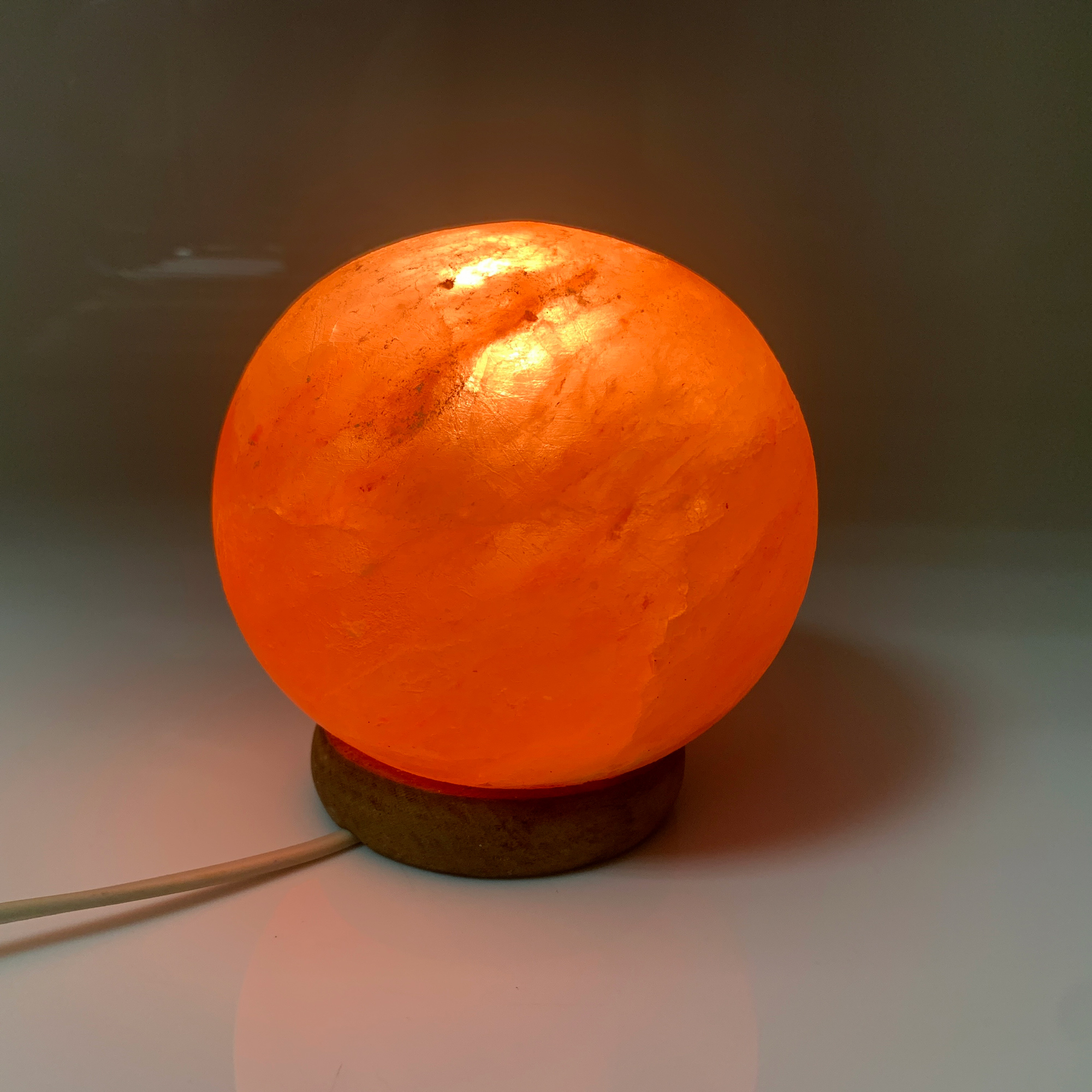 Соляная лампа Шар (14х 14 см)(Гималайская соль) Соляная лампа Шар (14х 14 см)(Гималайская соль)