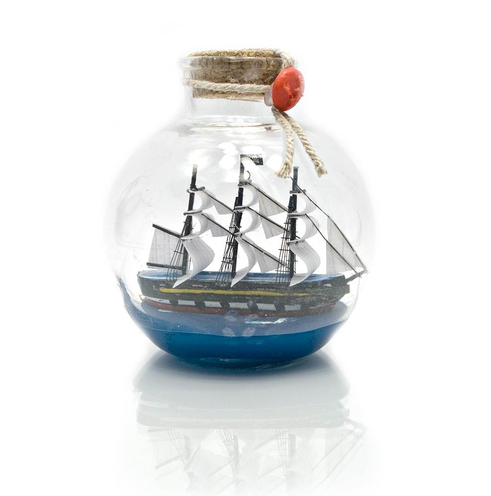 Модель парусника в бутылке (11х10х10 см) Парусник в бутылке (11х10х10 см)(AE2066) код 23320