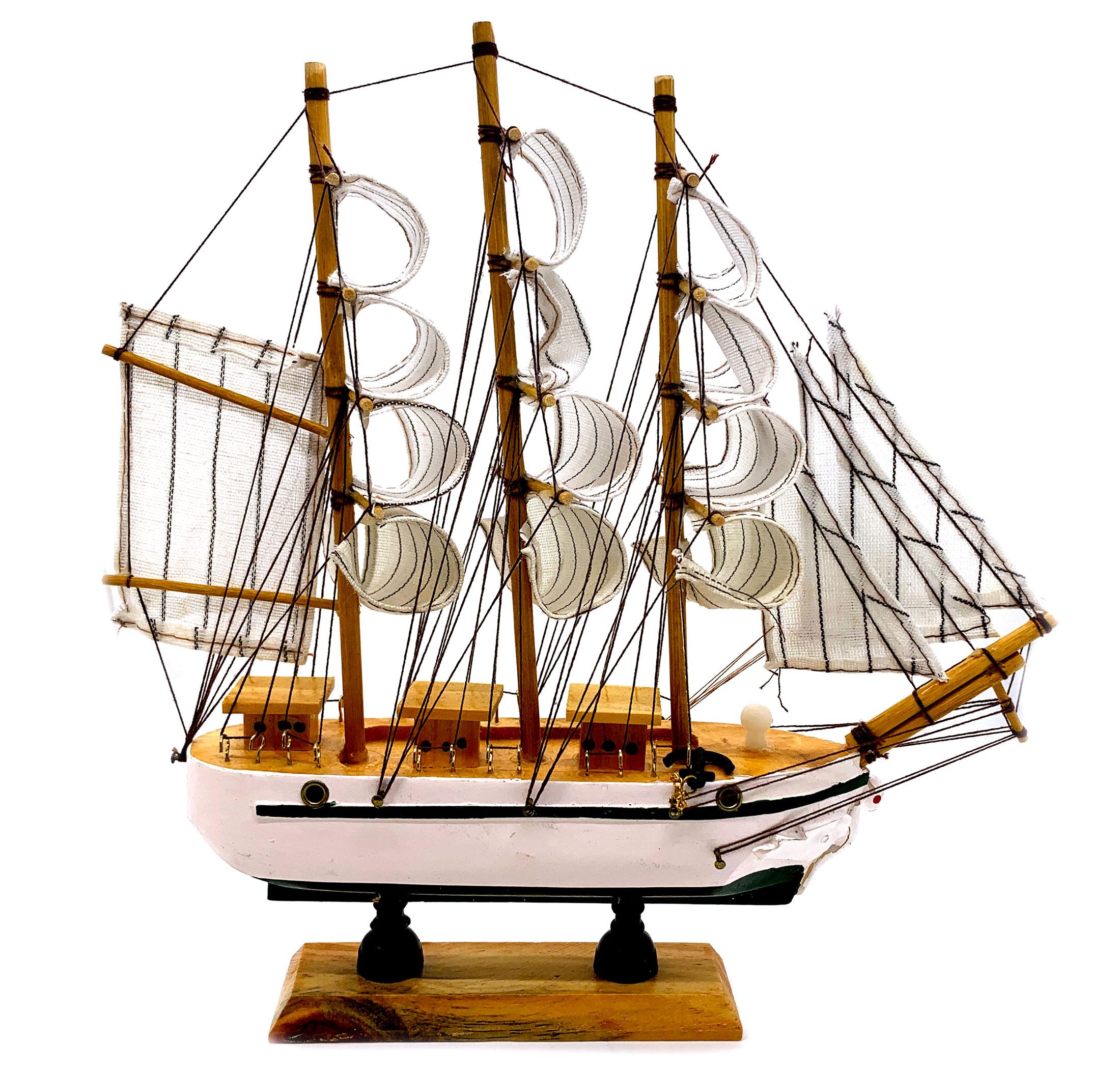 Модель парусника на подставке (24)(24,5х24х6 см)G Модель парусника на подставке (24)(24,5х24х6 см)G