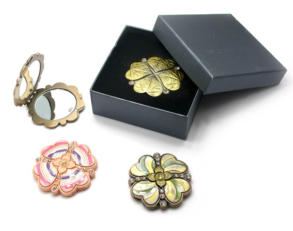 Зеркальце косметическое (в футляре)(6,5 см) Зеркальце косметическое (в футляре)(6,5 см) код 25240