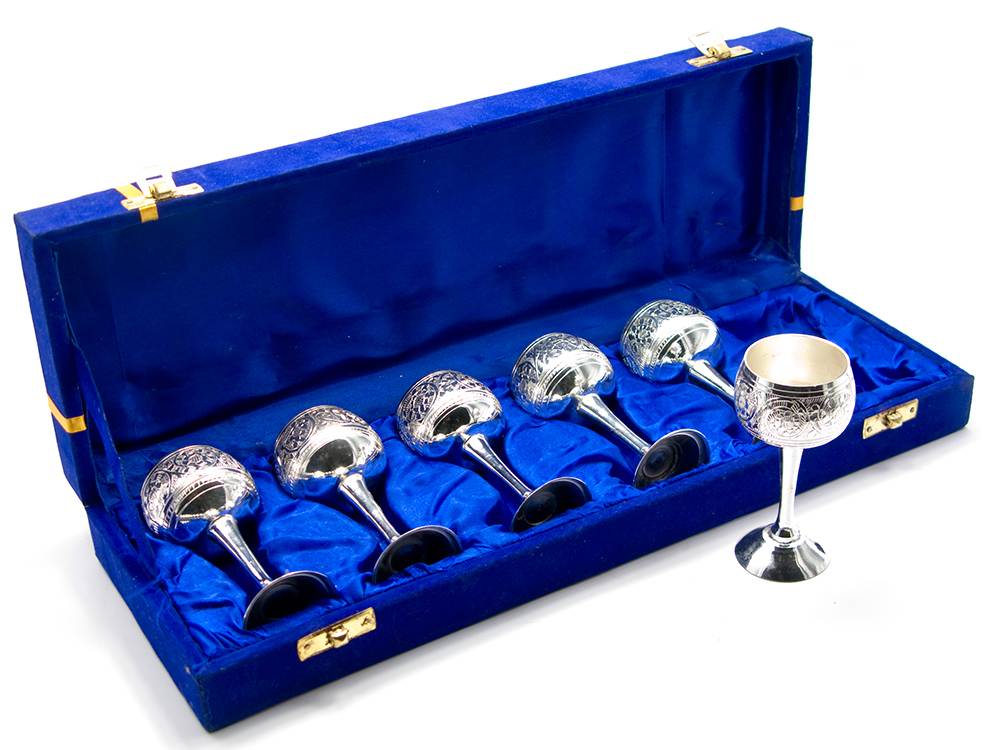 Рюмки бронзовые посеребренные (н-р 6 шт)(h-9 см)(34,3х12,5х5,5 см) Бокалы бронзовые посеребренные (н-р 6 шт)(34,3х12,5х5,5 см)(Velvet Box-Cordial Set-5 Designs) код 25443