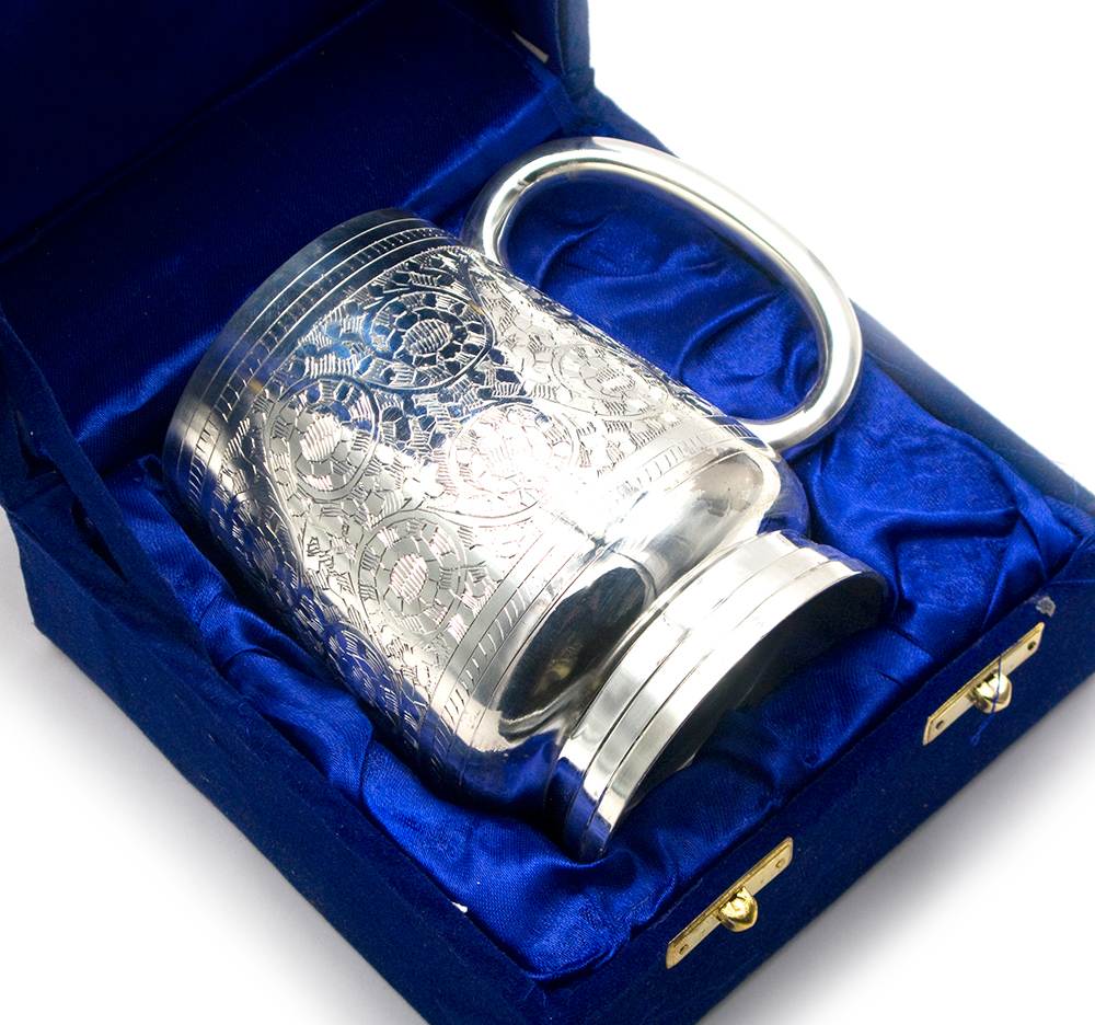 Кружка бронзовая посеребренная 0,5л. (15х15х11 см) Кружка бронзовая посеребренная 0,5л. (15х15х11 см)