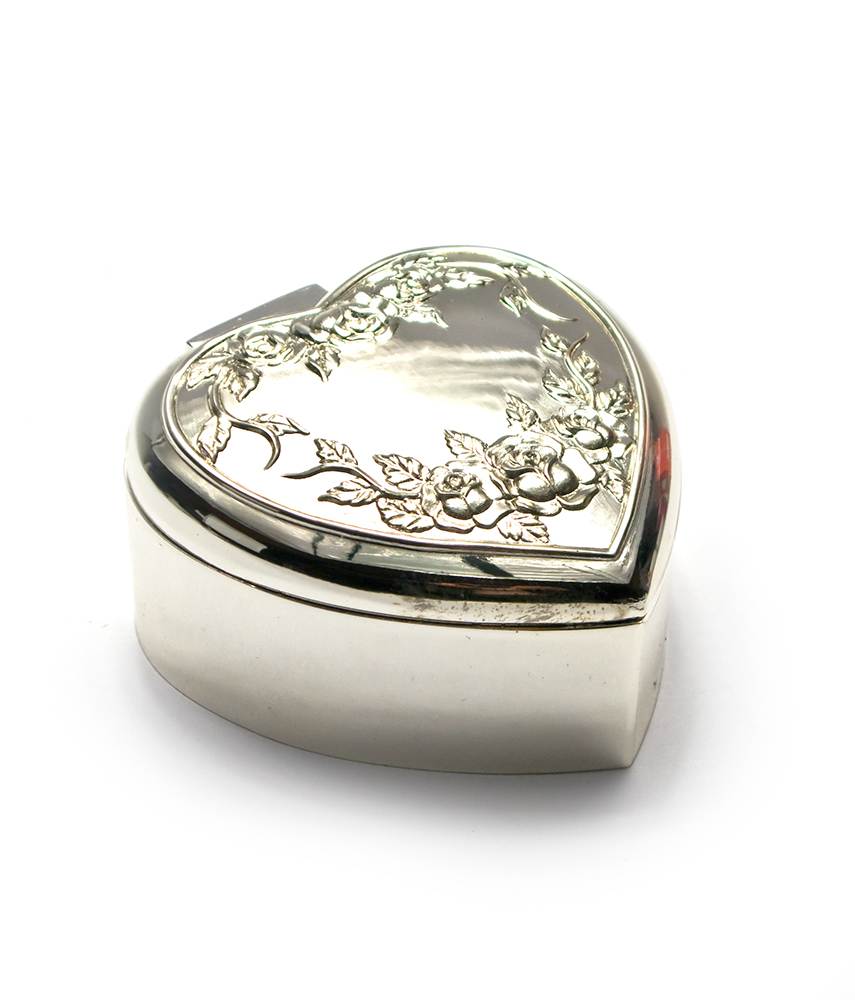 Шкатулка для украшений Сердечко (8х7,5х3,5 см)Серебро Шкатулка для украшений "Сердечко" (8х7,5х3,5 см)(2047LQ)"Серебро" код 26236