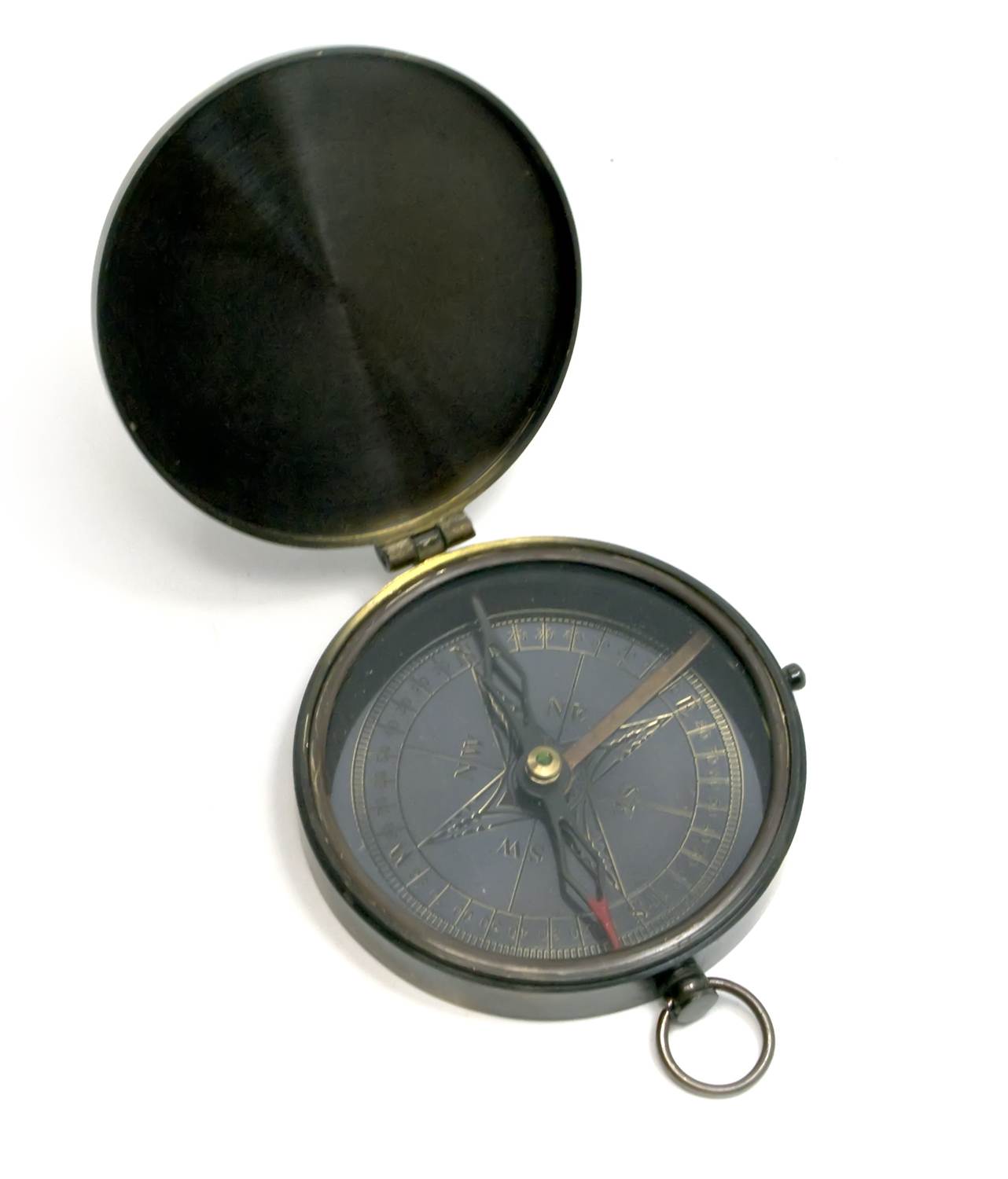 Компас с крышкой бронза (d-8,h-1,5 см) Компас с крышкой бронза (d-8,h-1,5 см)