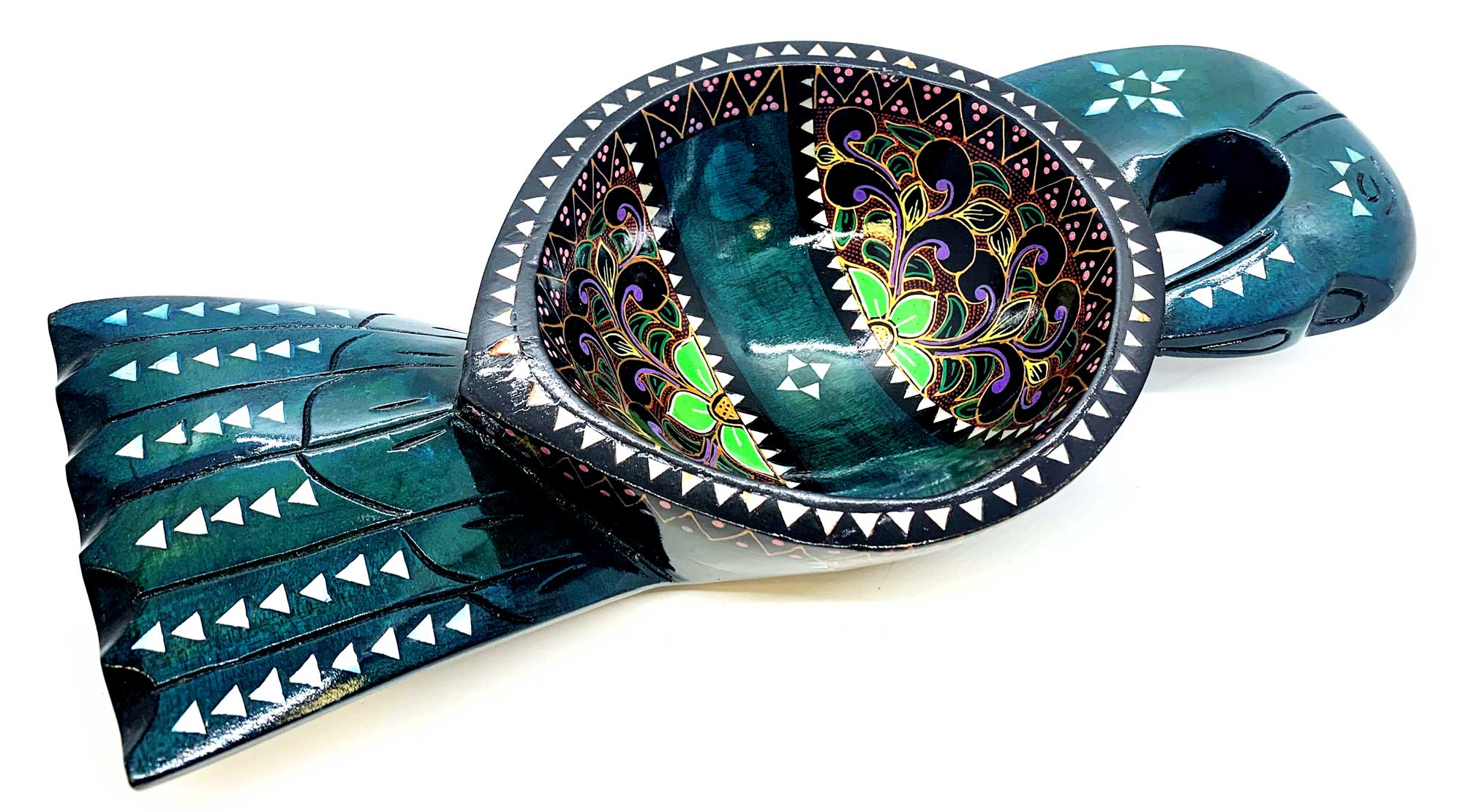 Братина Птица из цельного дерева инкрустированная перламутром (34х16,5х6 см)E Братина Птица из цельного дерева инкрустированная перламутром (34х16,5х6 см)E