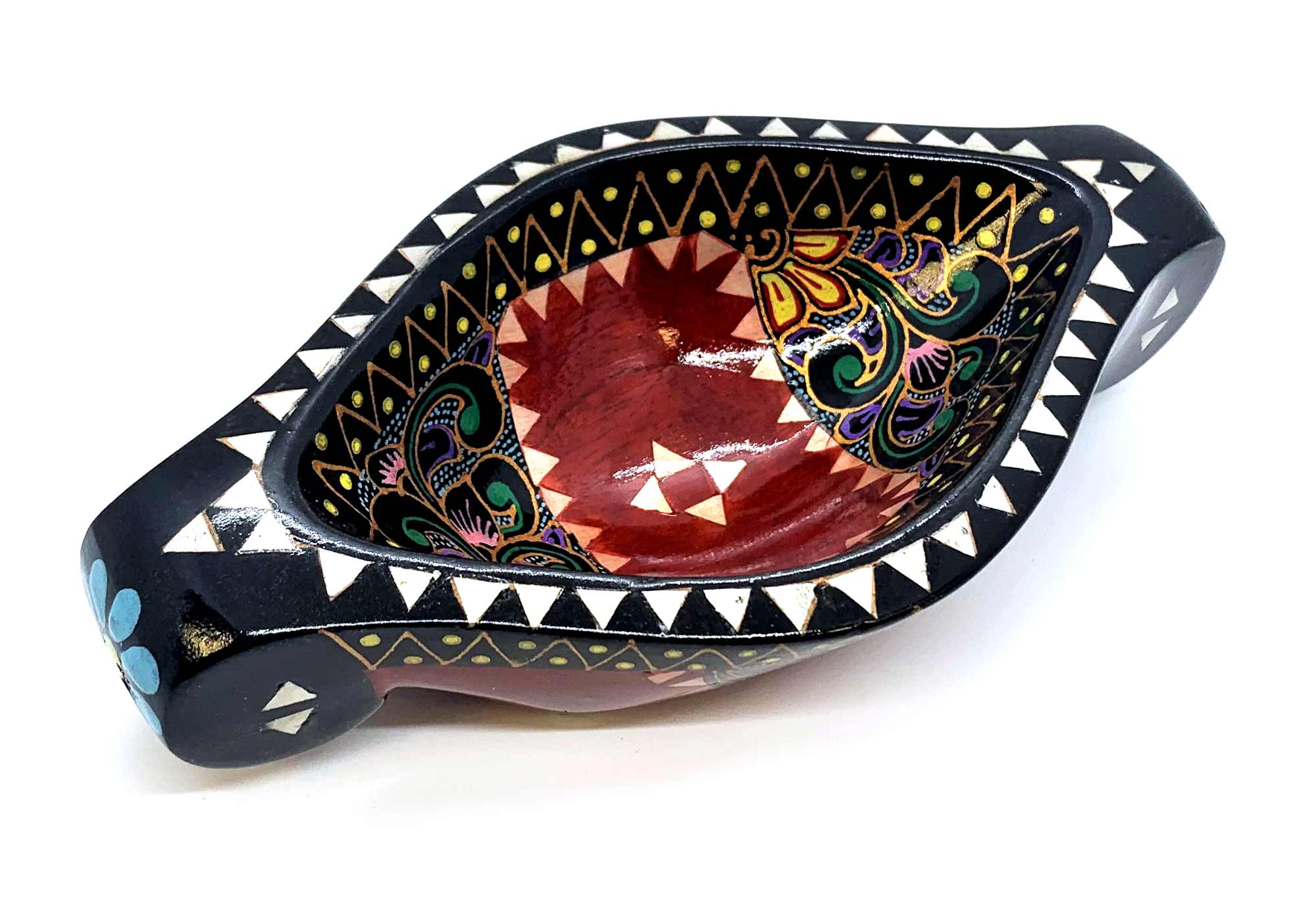 Братина Ладья из цельного дерева инкрустированная перламутром (16,5х10х3,5 см)C Братина Ладья из цельного дерева инкрустированная перламутром (16,5х10х3,5 см)C