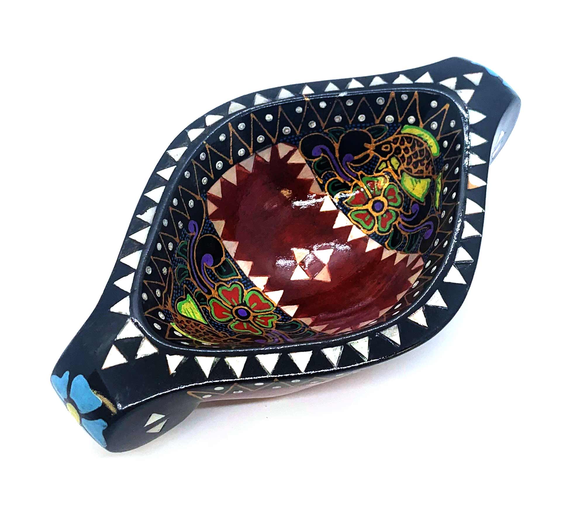 Братина Ладья из цельного дерева инкрустированная перламутром (16,5х10х3,5 см)L Братина Ладья из цельного дерева инкрустированная перламутром (16,5х10х3,5 см)L