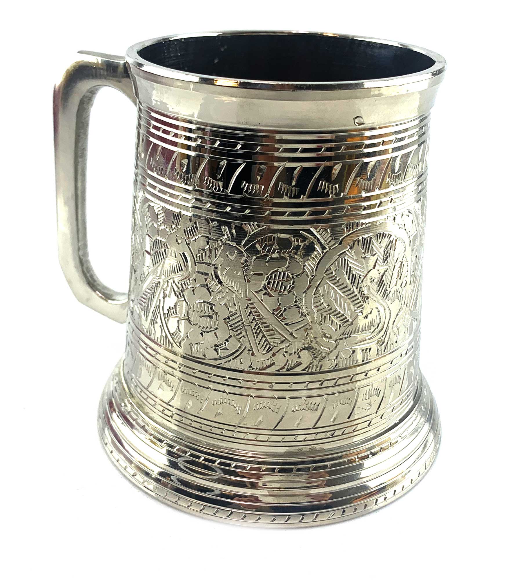 Кружка бронзовая серебристая (14х 11.4х 10.9 см) 400 мл Кружка бронзовая серебристая (14х 11.4х 10.9 см) 400 мл