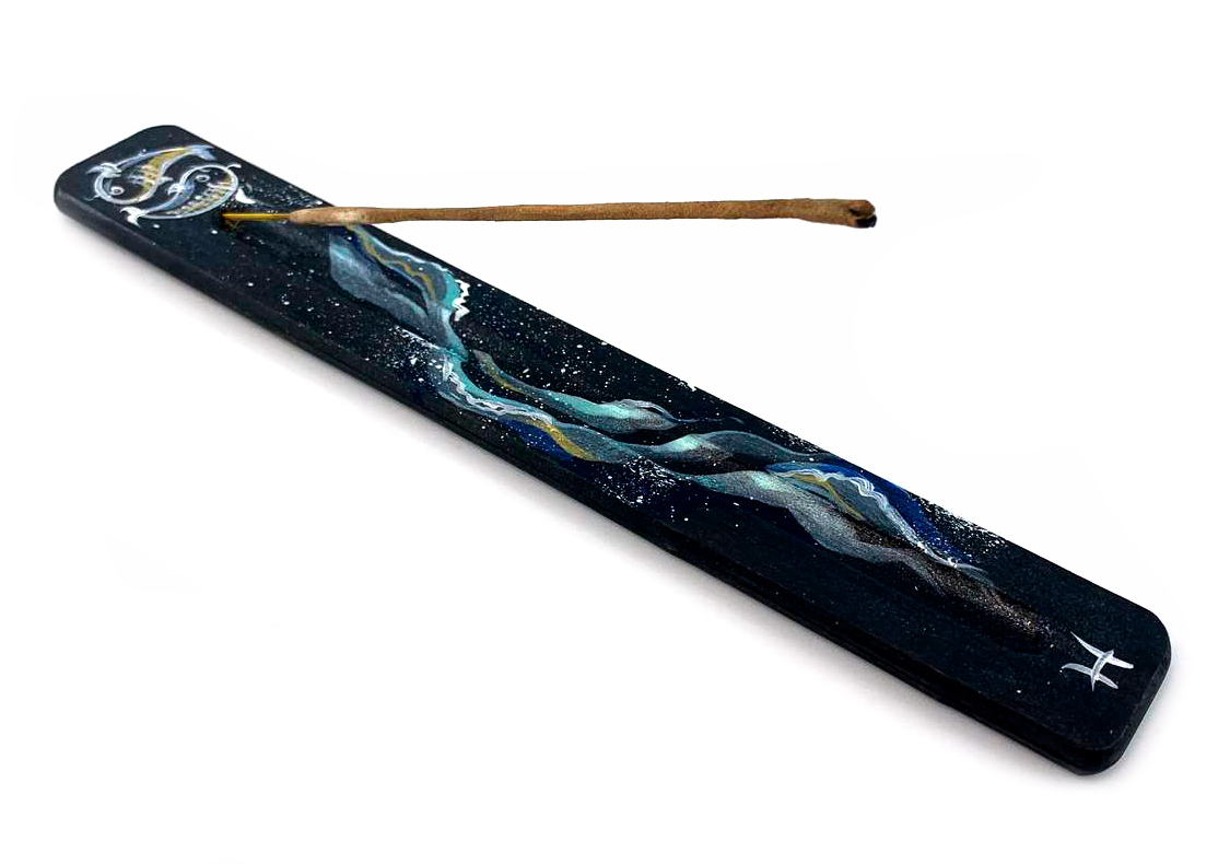 Подставка под благовония Зодиак-Рыбы (260х40х7 мм), расписано вручную, массив дерева. Подставка под благовония Зодиак-Рыбы (260х40х7 мм), расписано вручную, массив дерева.