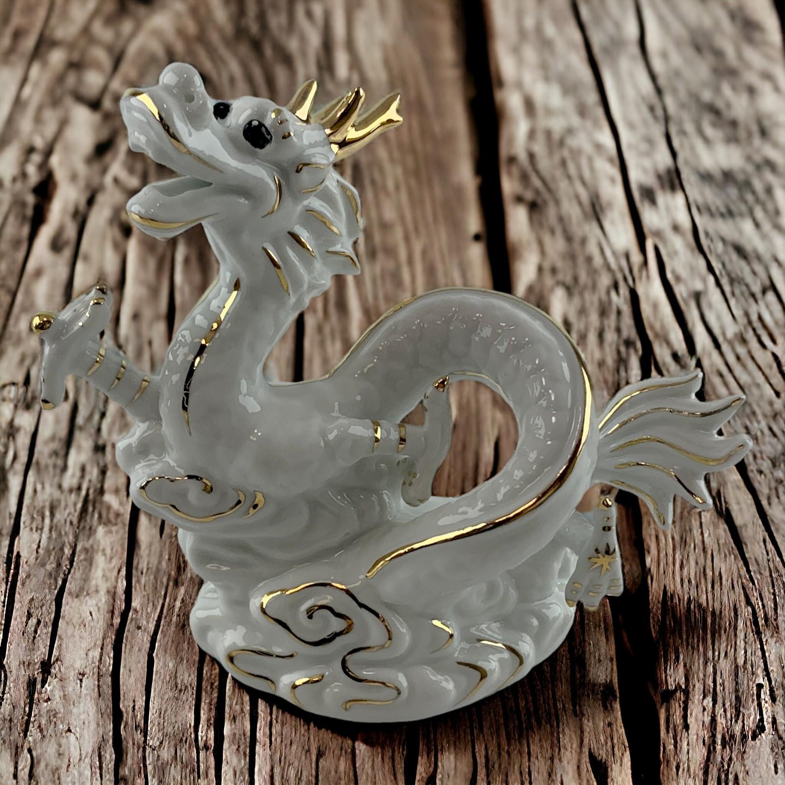 Дракон фарфоровый ( 14х 13х5 см) Дракон фарфоровый ( 14х 13х5 см)