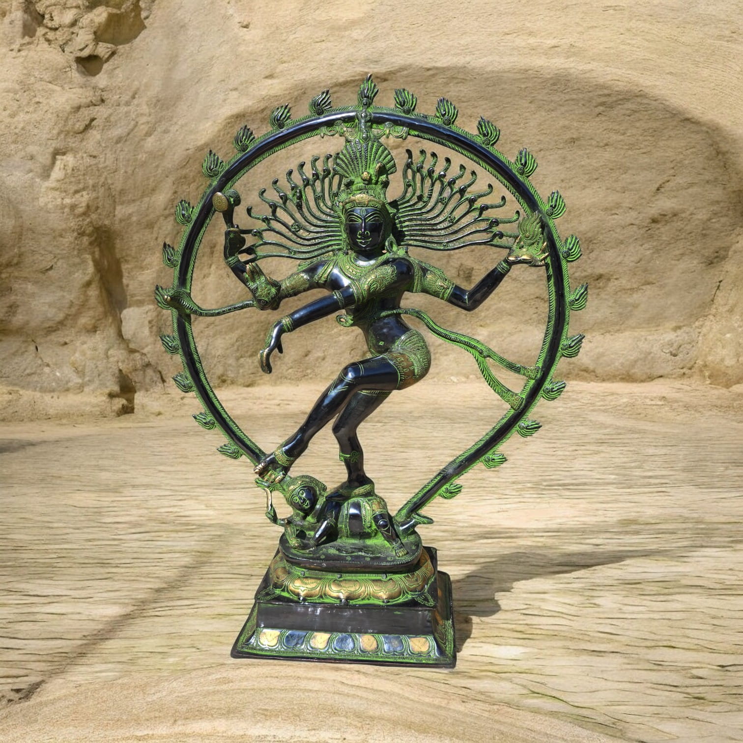 Шива танцующий бронзовый (90х70х24 см) Шива танцующий бронзовый (90х70х24 см)