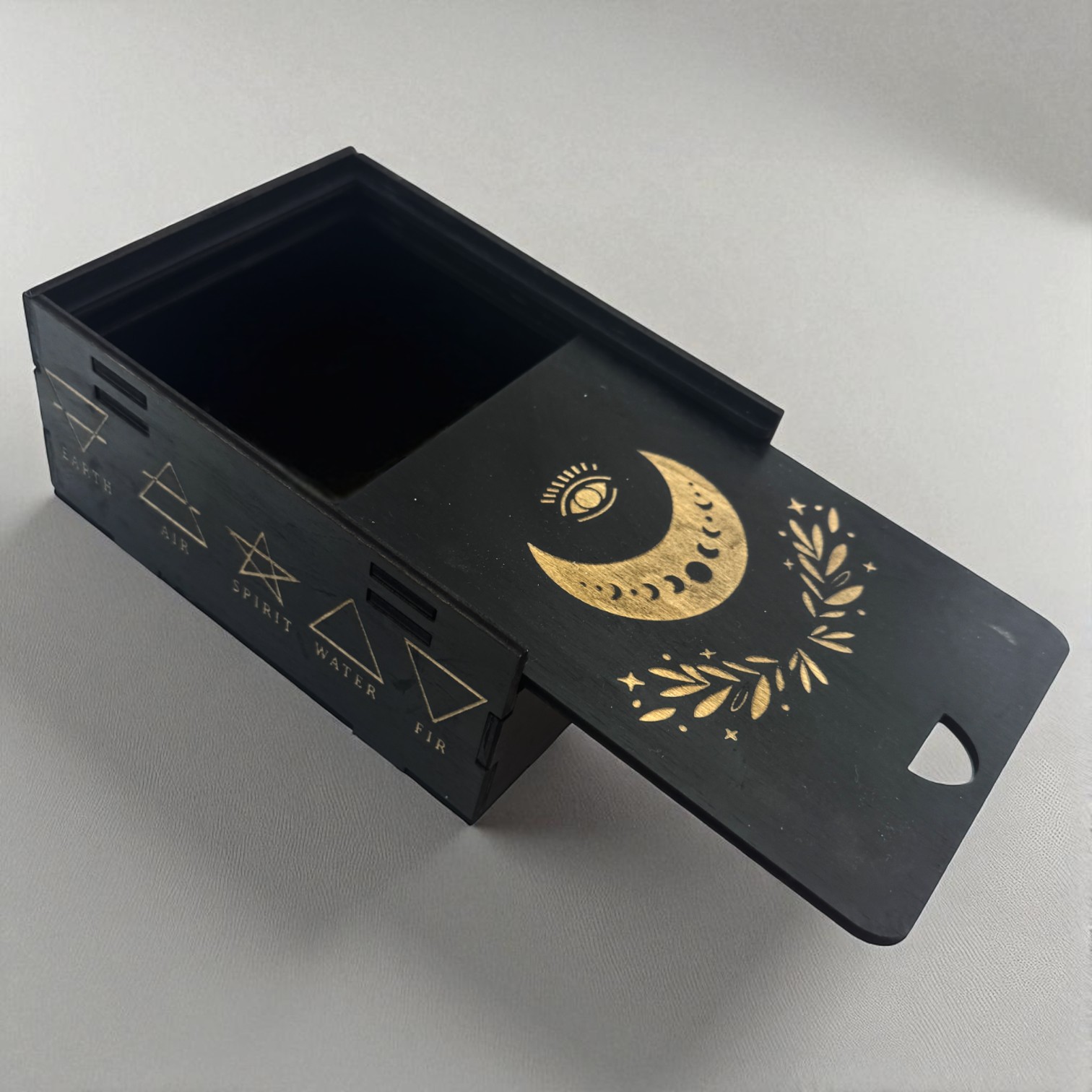 Шкатулка для викканских рун и карт Таро Шкатулка Провидения (16х12х7см), деревянная покрыта темно Шкатулка для викканских рун и карт Таро Шкатулка Провидения (16х12х7см), деревянная покрыта темно