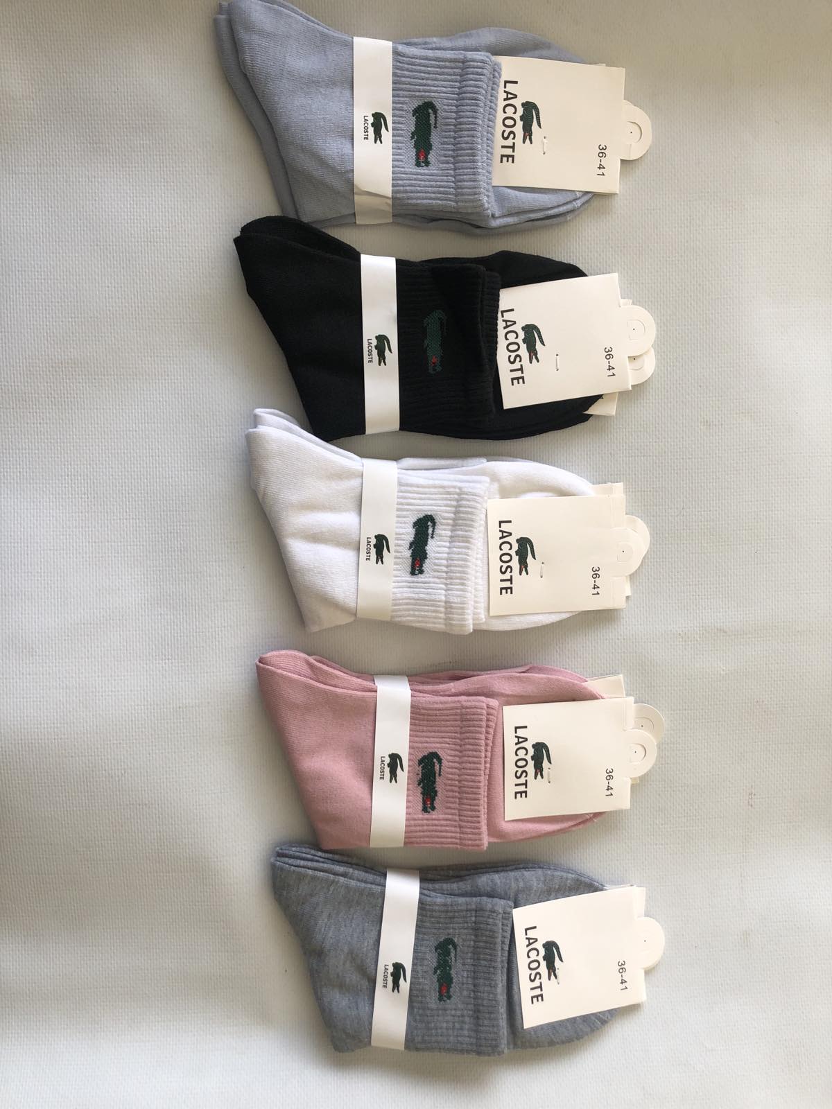 Носки LACOSTE средняя резинка 36-41 . Цвет : ассорти Носки LACOSTE средняя резинка 36-41 . Цвет : ассорти