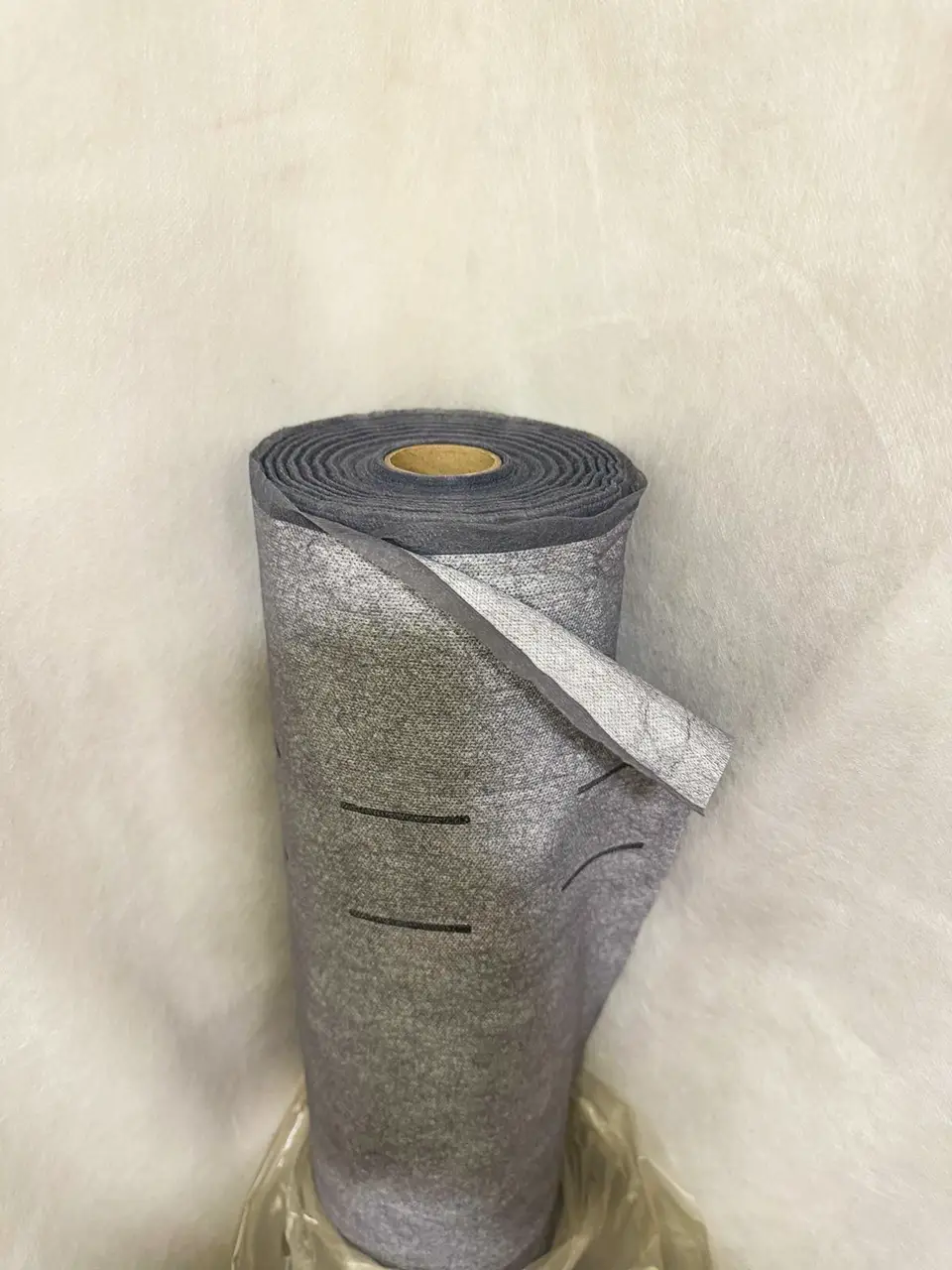 Гидроизоляционная супедиффузионная подкровельная мембрана 90 г/м.кв. (1.5х50м). "Extreme". Серая Гидроизоляционная супедиффузионная подкровельная мембрана 90 г/м.кв. (1.5х50м). "Extreme". Серая