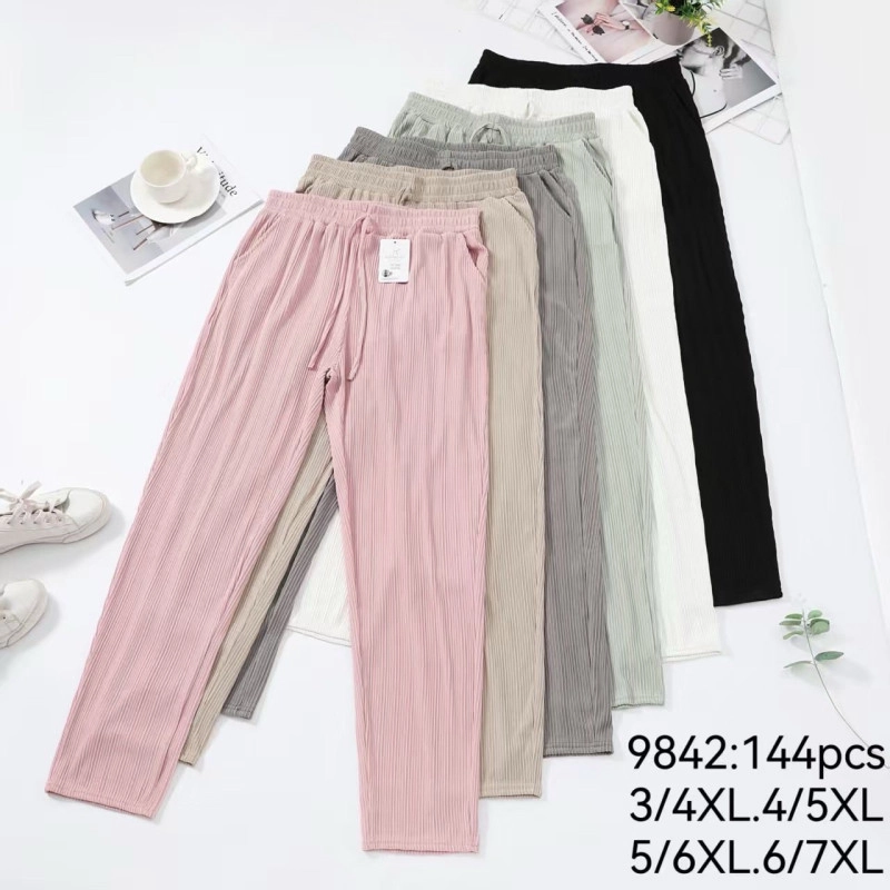 Жіночі літні штани. Розміри 3xl-4xl, 4xl-5xl, 5xl-6xl, 6xl-7xl. В упаковці 8 од різного кольору. Матеріал жатка. 106704 Жіночі літні штани. Розміри 3xl-4xl, 4xl-5xl, 5xl-6xl, 6xl-7xl. В упаковці 8 од різного кольору. Матеріал жатка. 106704