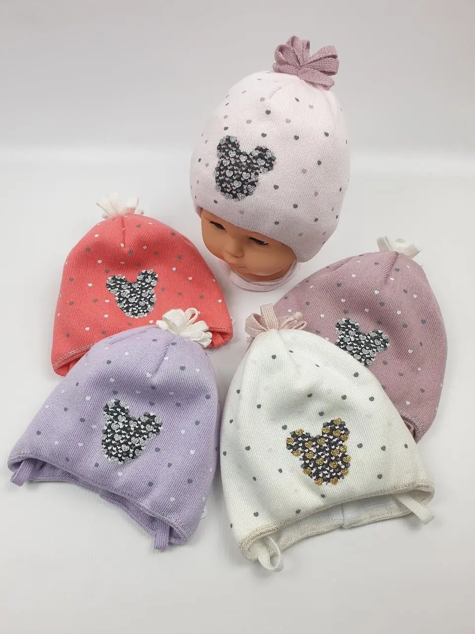 Дитячі польські демісезонні в`язані шапки на трикотажній підкладці для дівчат, р.48-50 (Польша) Дитячі польські демісезонні в`язані шапки на трикотажній підкладці для дівчат, р.48-50 (Польша)