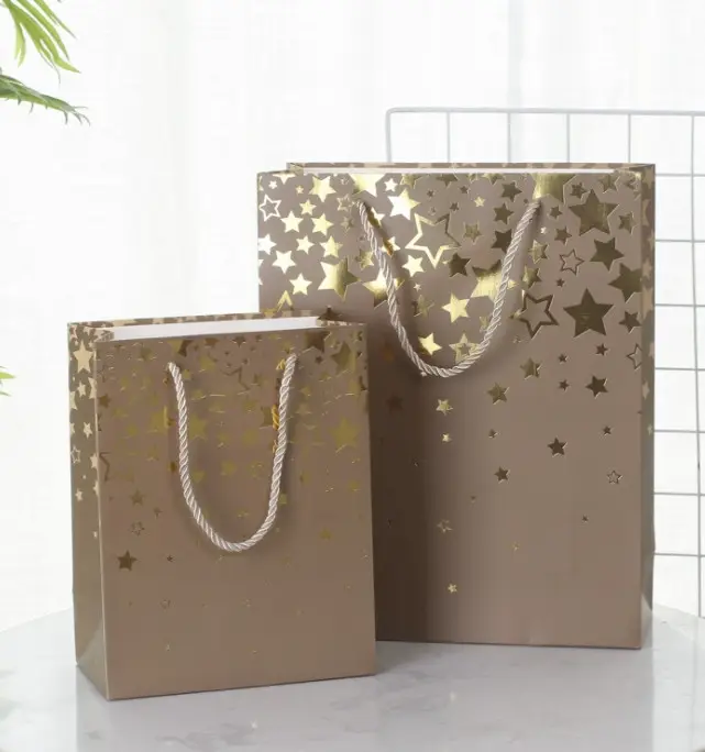 Пакет гигант вертикальный "Звёзды на коричневом" 30х42 см Пакет гигант вертикальный "Звёзды на коричневом" 30х42 см