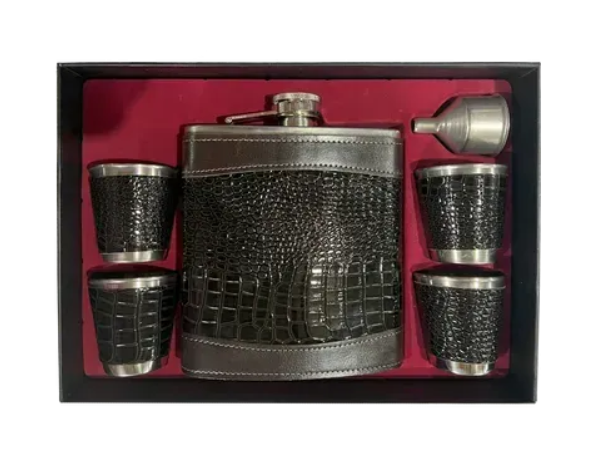 Подарочный набор фляга 18 унций + 4 рюмки по 70 мл + воронка TZ-41 Подарочный набор фляга 18 унций + 4 рюмки по 70 мл + воронка TZ-41