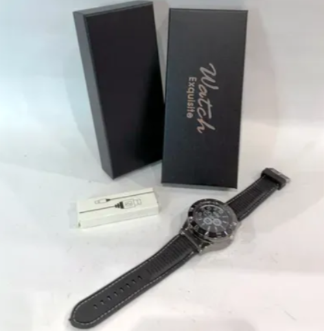 Многофункциональные наручные часы с встроенной зажигалкой Многофункциональные наручные часы с встроенной зажигалкой