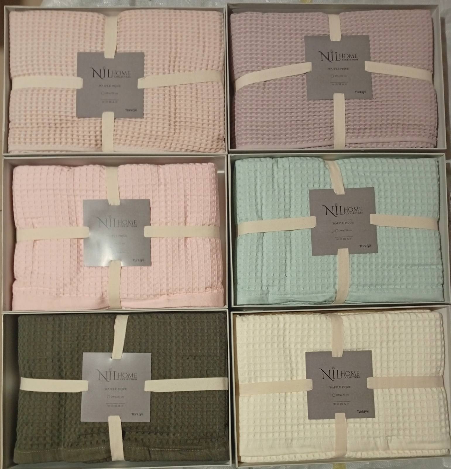 Покрывало вафельные в подарочной коробке Производство Турция Размер:200/220 Покрывало вафельные в подарочной коробке Производство Турция Размер:200/220