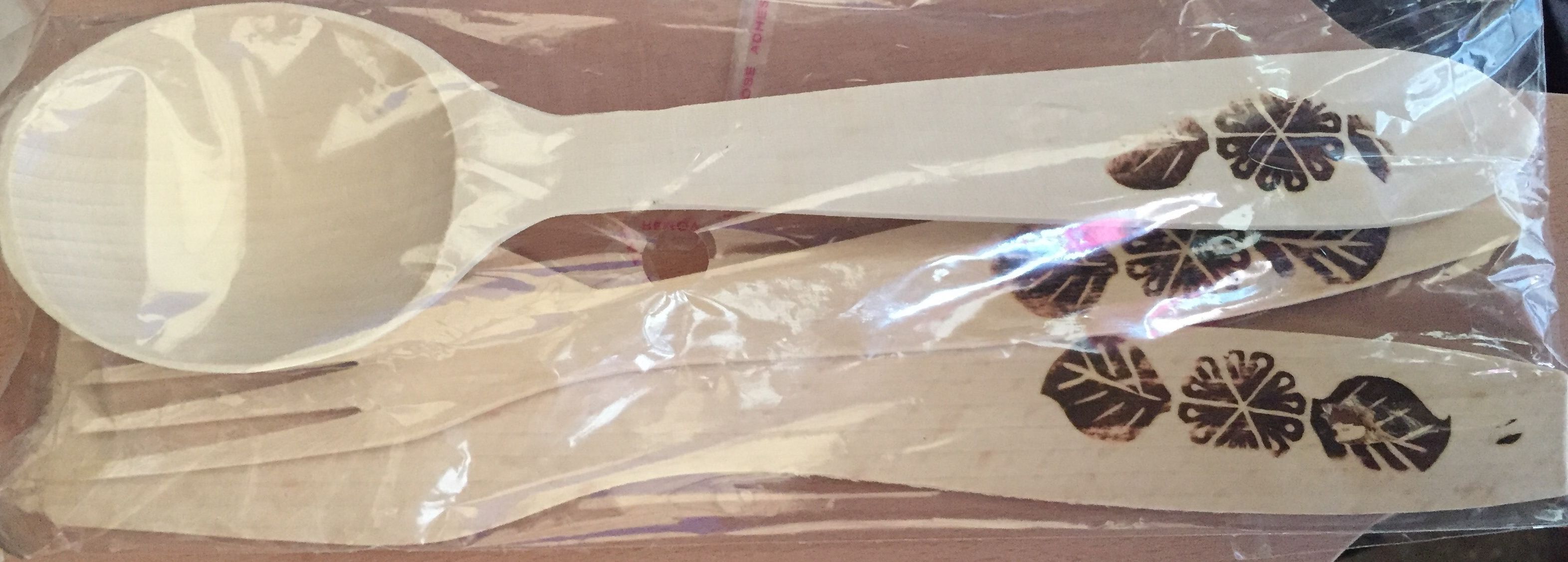 Набор деревянный для кухни ( лопатка+ложка+вилка ) Набор деревянный для кухни ( лопатка+ложка+вилка )