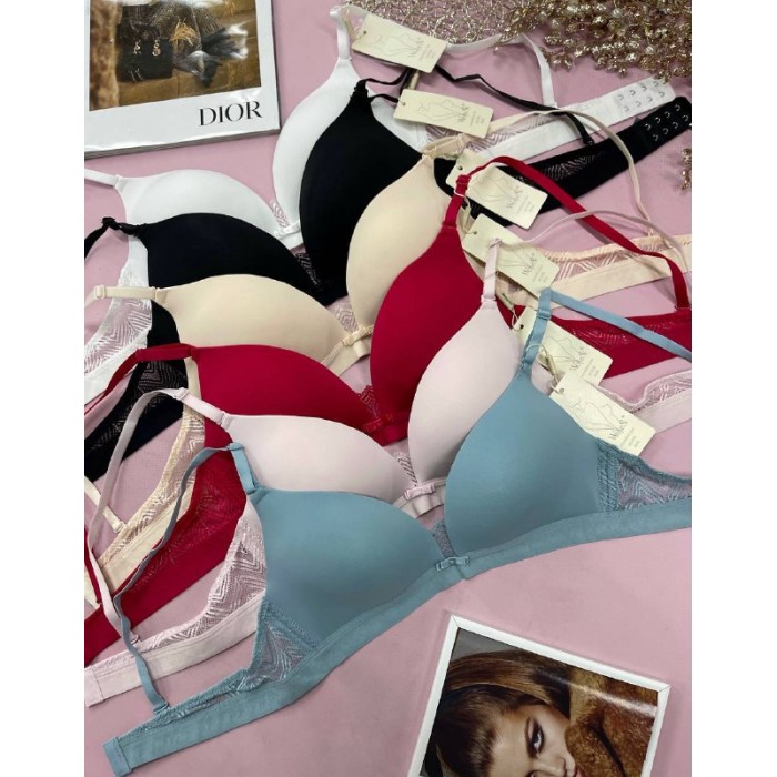 Гладкий бюстгальтер на тонком поролоне B 8157 Гладкий бюстгальтер на тонком поролоне B 8157