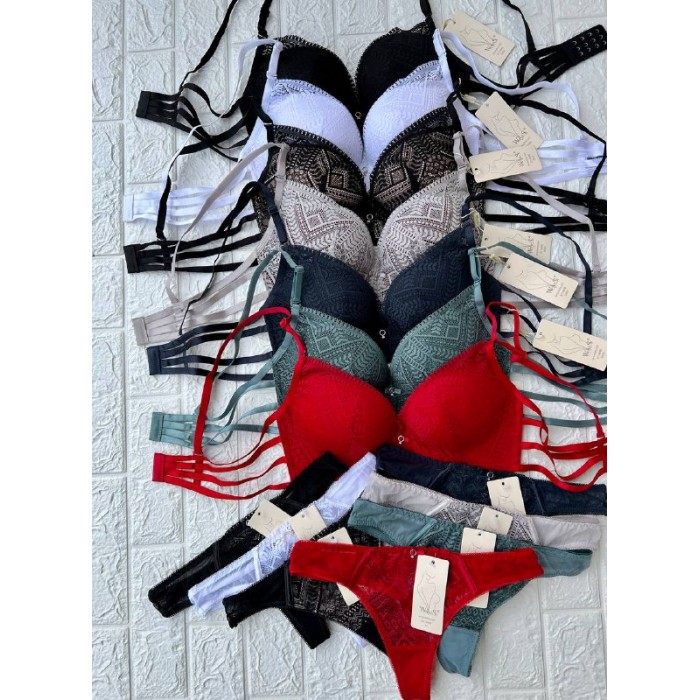 Комплект нижнего белья B 7166 Комплект нижнего белья B 7166