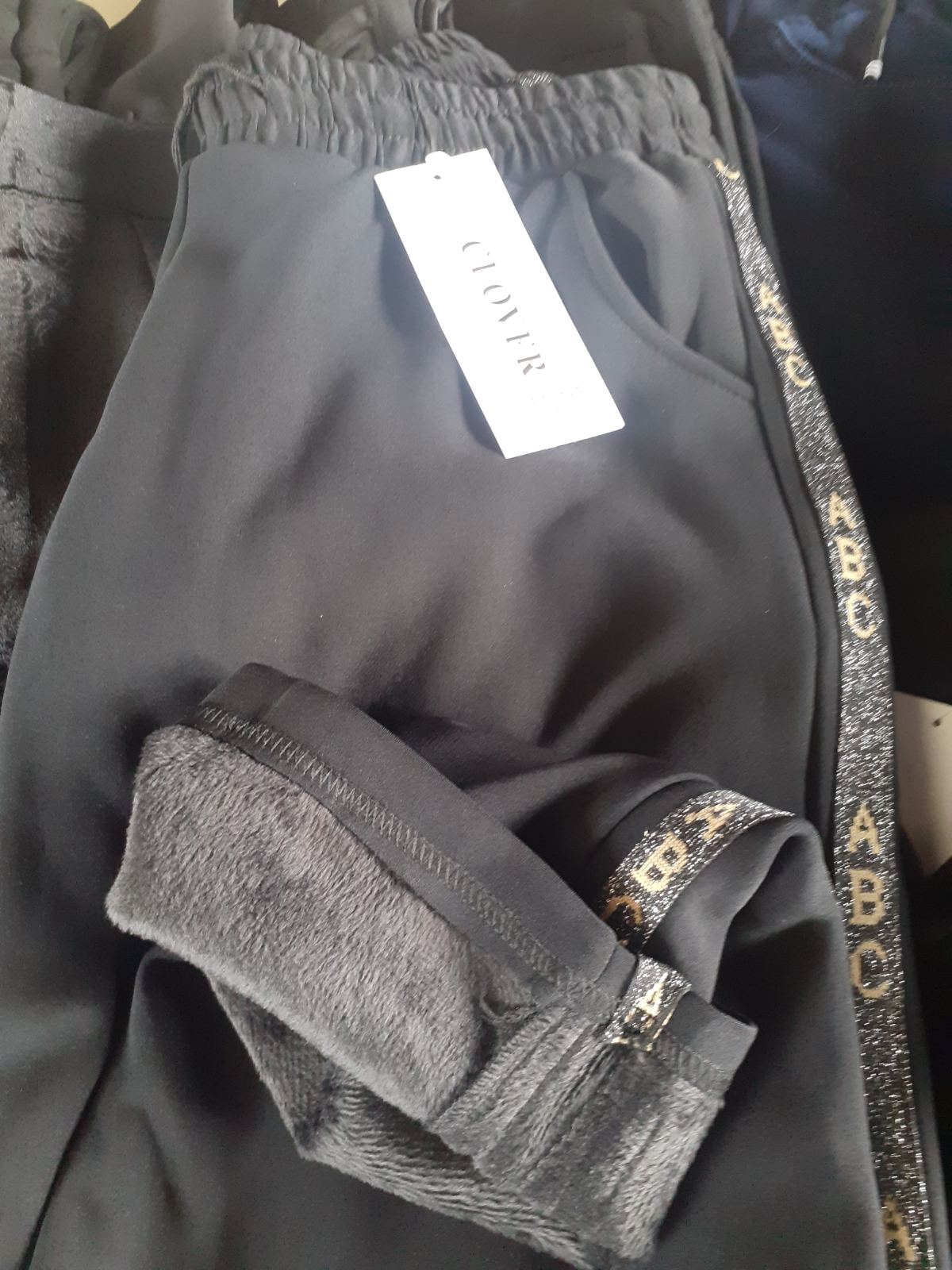 Женские спортивные брюки на меху Clover, размеры 4XL-6XL Женские спортивные брюки на меху Clover, размеры 4XL-6XL