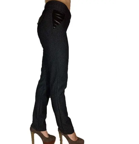 Женские брюки жаккард с высокой посадкой черные, с кожаными вставками на карманах, 44,46,48 Женские брюки жаккард с высокой посадкой черные, с кожаными вставками на карманах, 44,46,48
