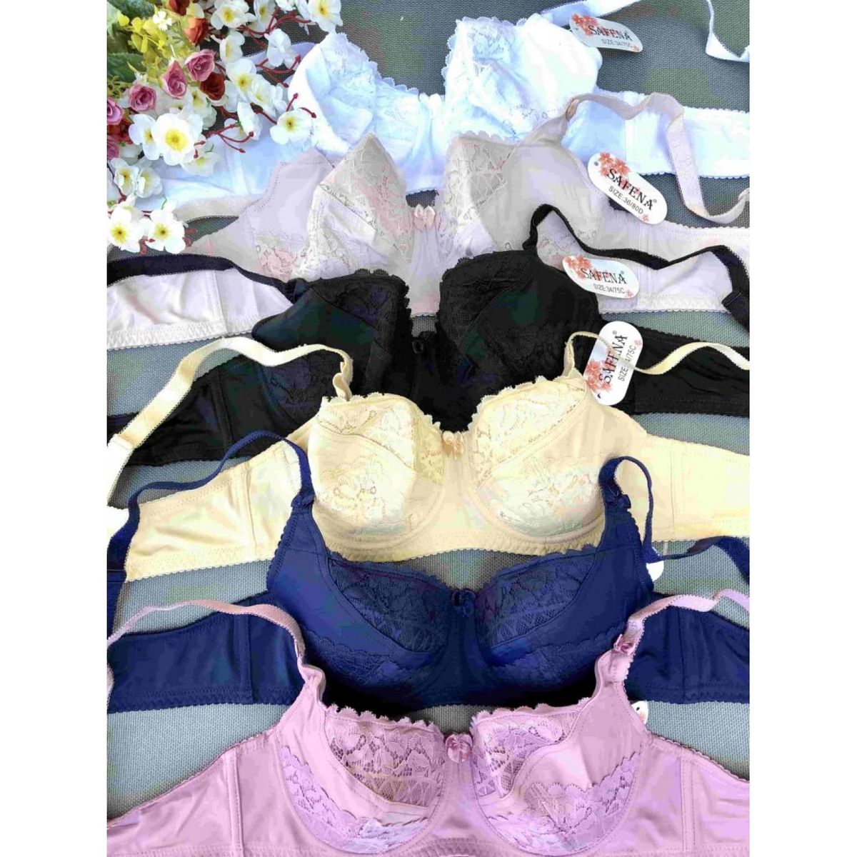 Бюстгальтер на поролоне D 1702 Бюстгальтер на поролоне D 1702