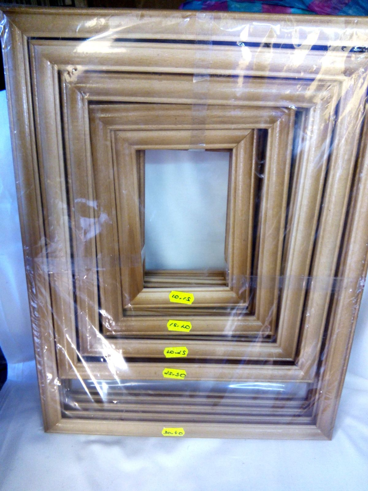 Набор рамок деревянных,бук, 25шт. Набор рамок деревянных,бук, 25шт.