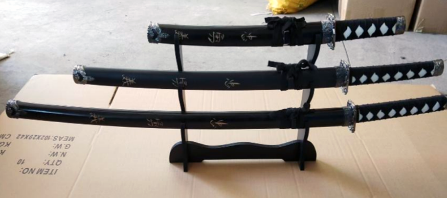 Набор декоративных катан (3 шт.) с подставкой 2190-4 Набор декоративных катан (3 шт.) с подставкой 2190-4