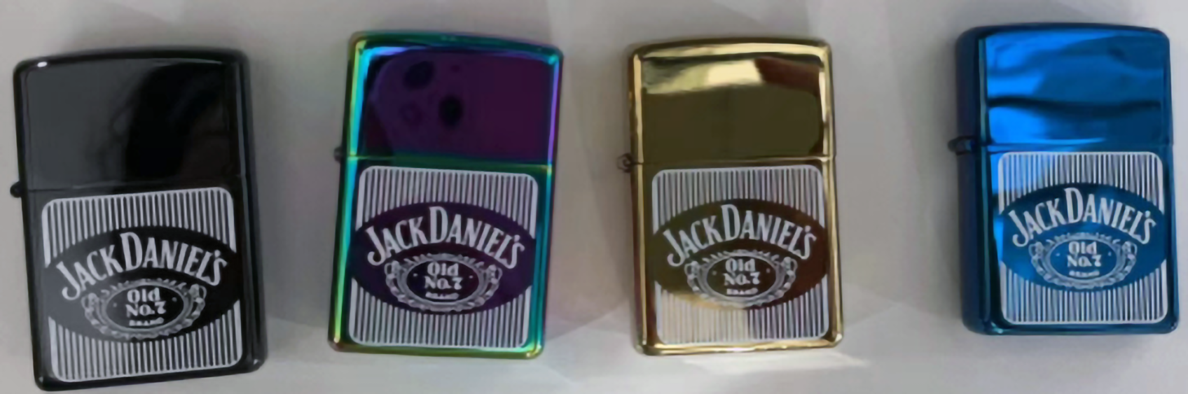 Зажигалка бензиновая в подарочной коробке Зажигалка бензиновая в подарочной коробке