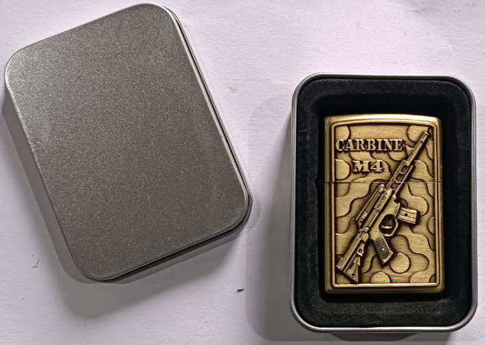 Зажигалка бензиновая в подарочной коробке Карабин М4 HL-335 Зажигалка бензиновая в подарочной коробке Карабин М4 HL-335