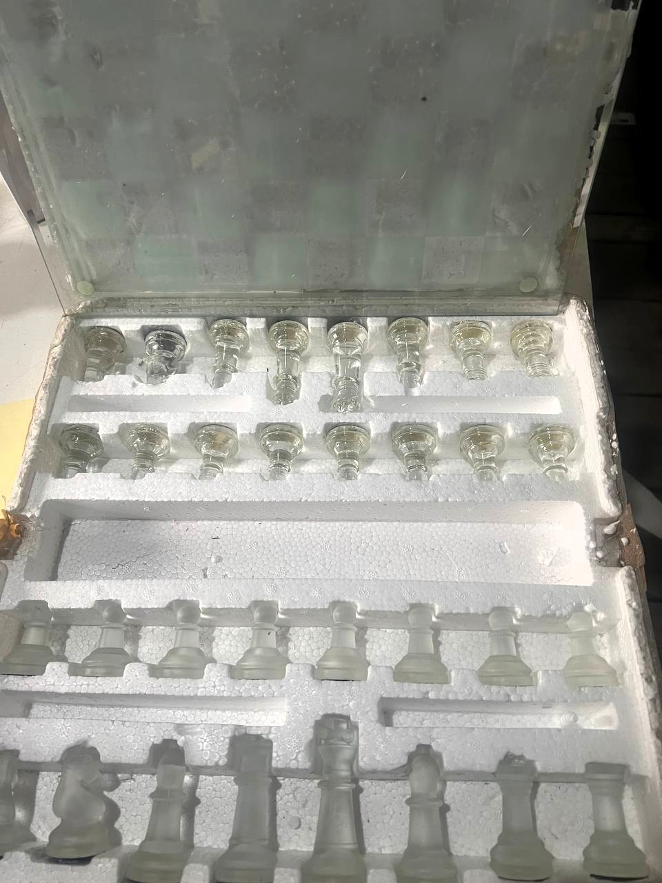 Шахматы из стекла (уценённый товар) GJ- 01 Шахматы из стекла (уценённый товар) GJ- 01