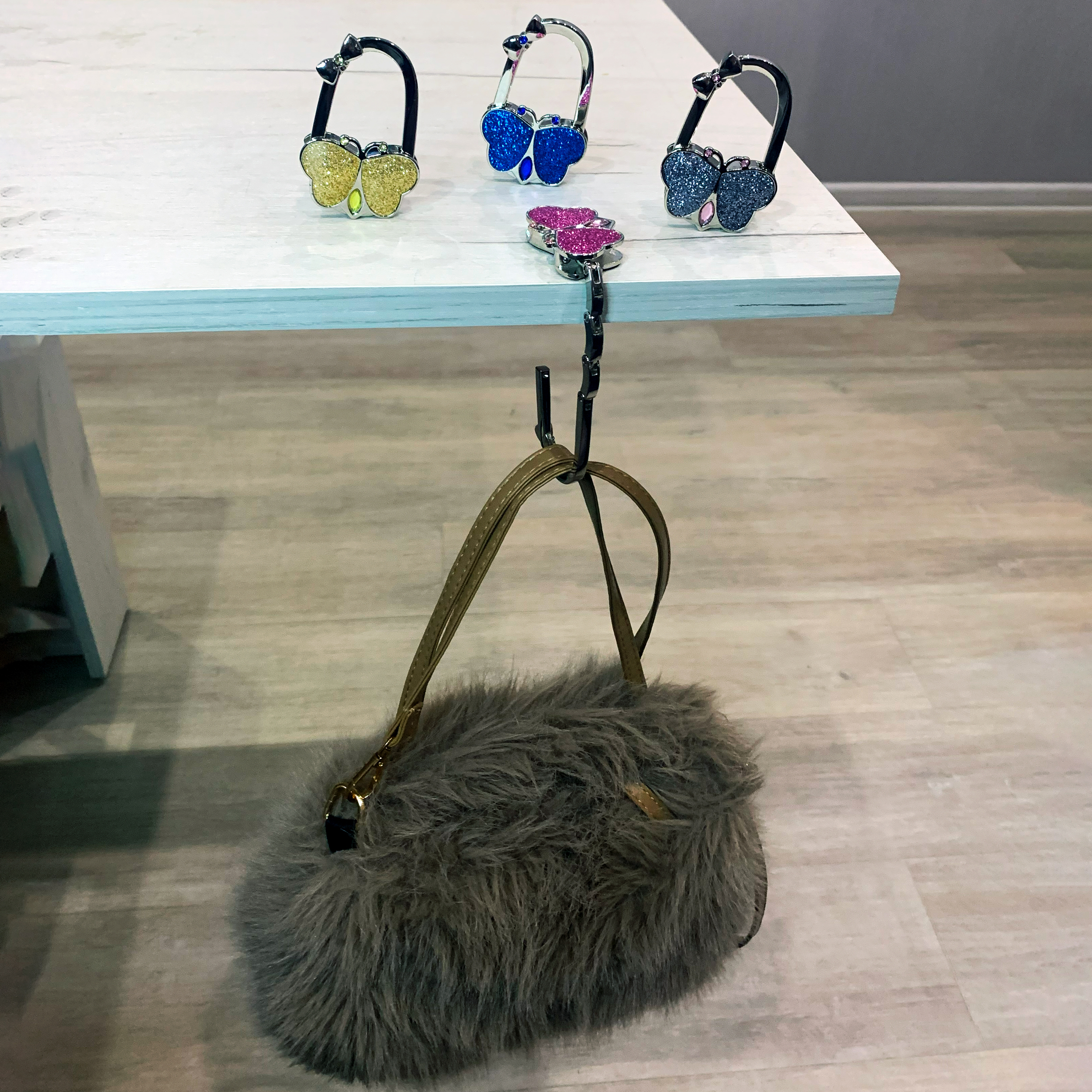 Крючок-держатель для сумки N2 Крючок-держатель для сумки N2