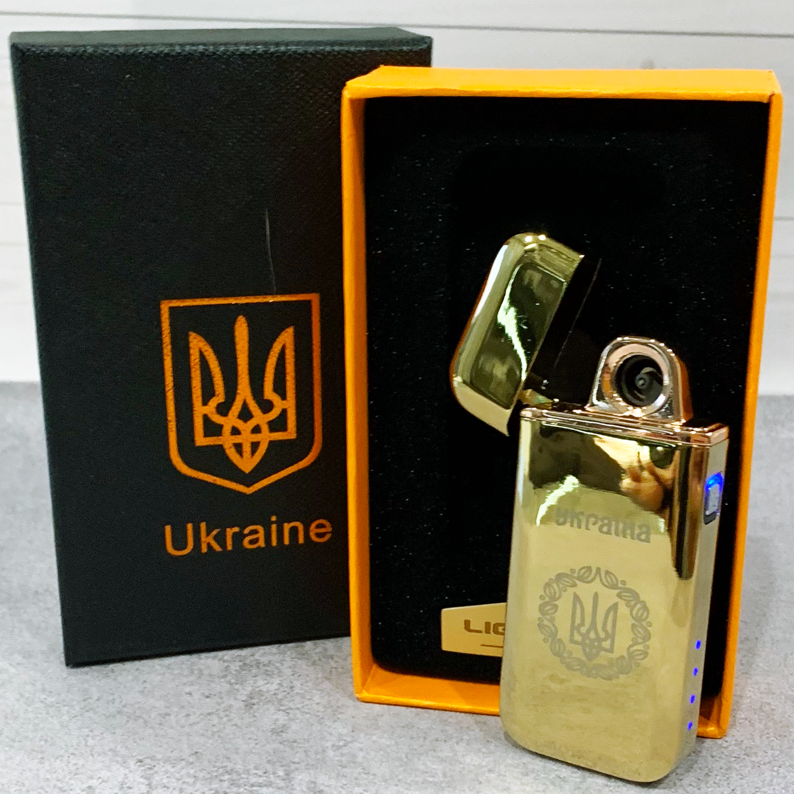 Дуговая электроимпульсная USB зажигалка ⚡️Герб Украины (индикатор заряда Дуговая электроимпульсная USB зажигалка ⚡️Герб Украины (индикатор заряда