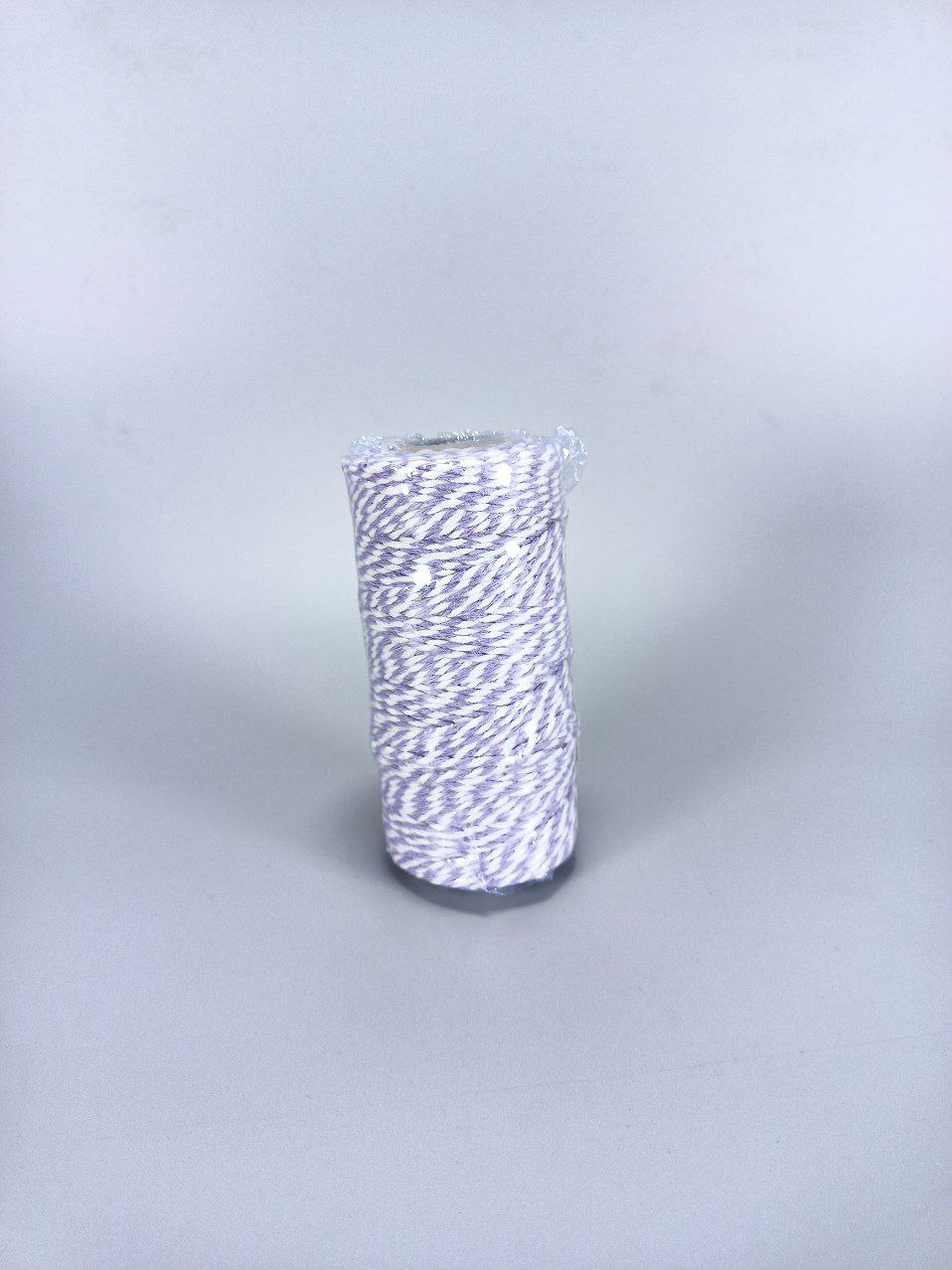 Бечевка декоративная 2мм х 100м 80г бело-сиреневая Фиолетовый Unison (D02901 -Lilac white) Бечевка декоративная 2мм х 100м 80г бело-сиреневая Фиолетовый Unison (D02901 -Lilac white)