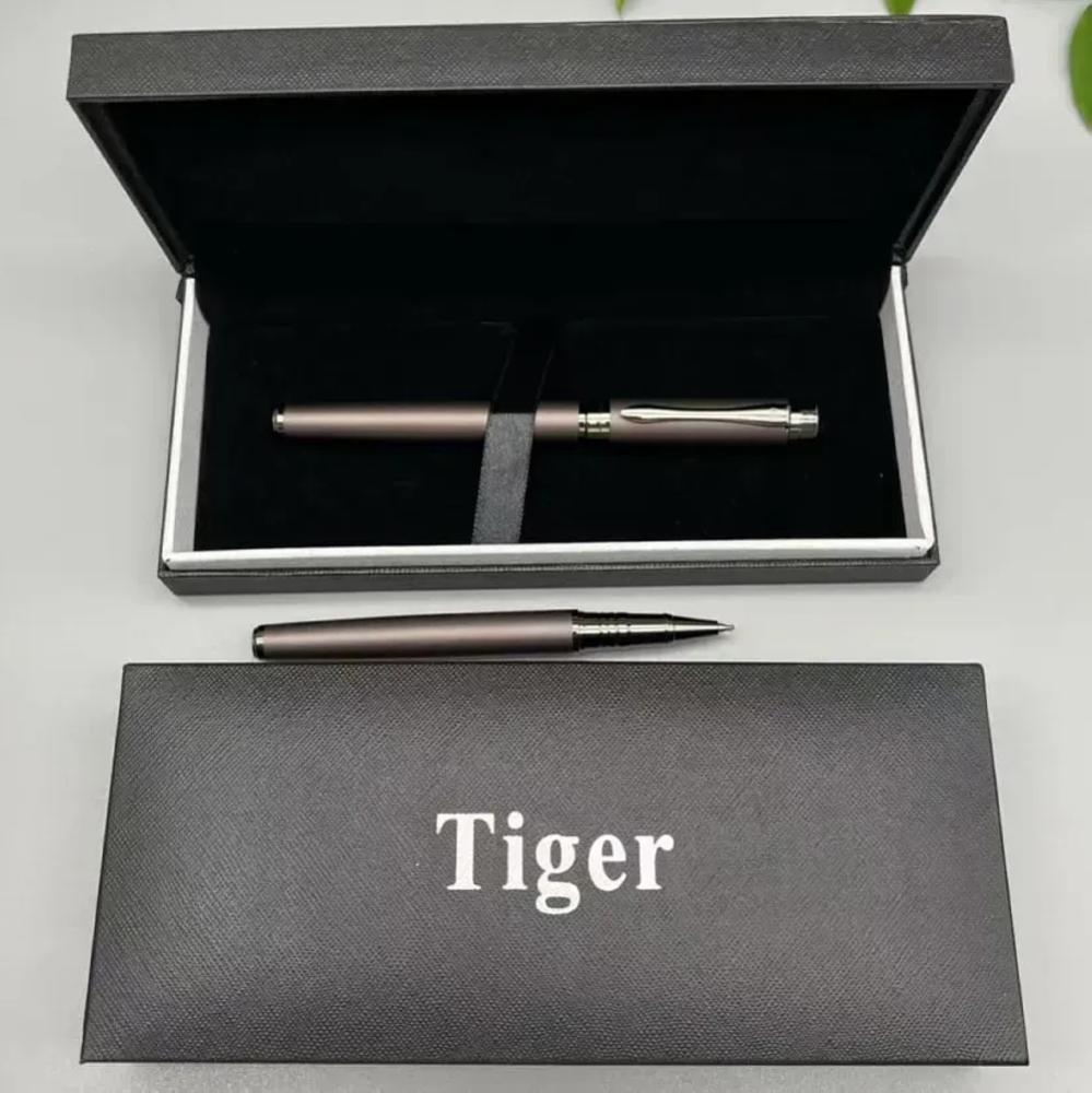 Подарочная ручка Tiger в футляре (матово-серая) 30038 Подарочная ручка Tiger в футляре (матово-серая) 30038